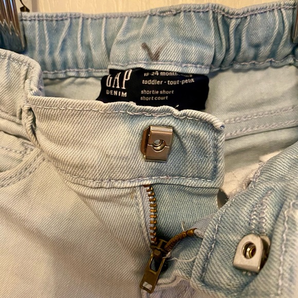 3 for 15 Gap Toddler Bow Denim Shorts - Picture 6 of 6